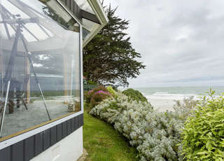 The Lookout - Absolute Beachfront, Karitane