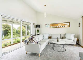 The Lookout - Absolute Beachfront, Karitane